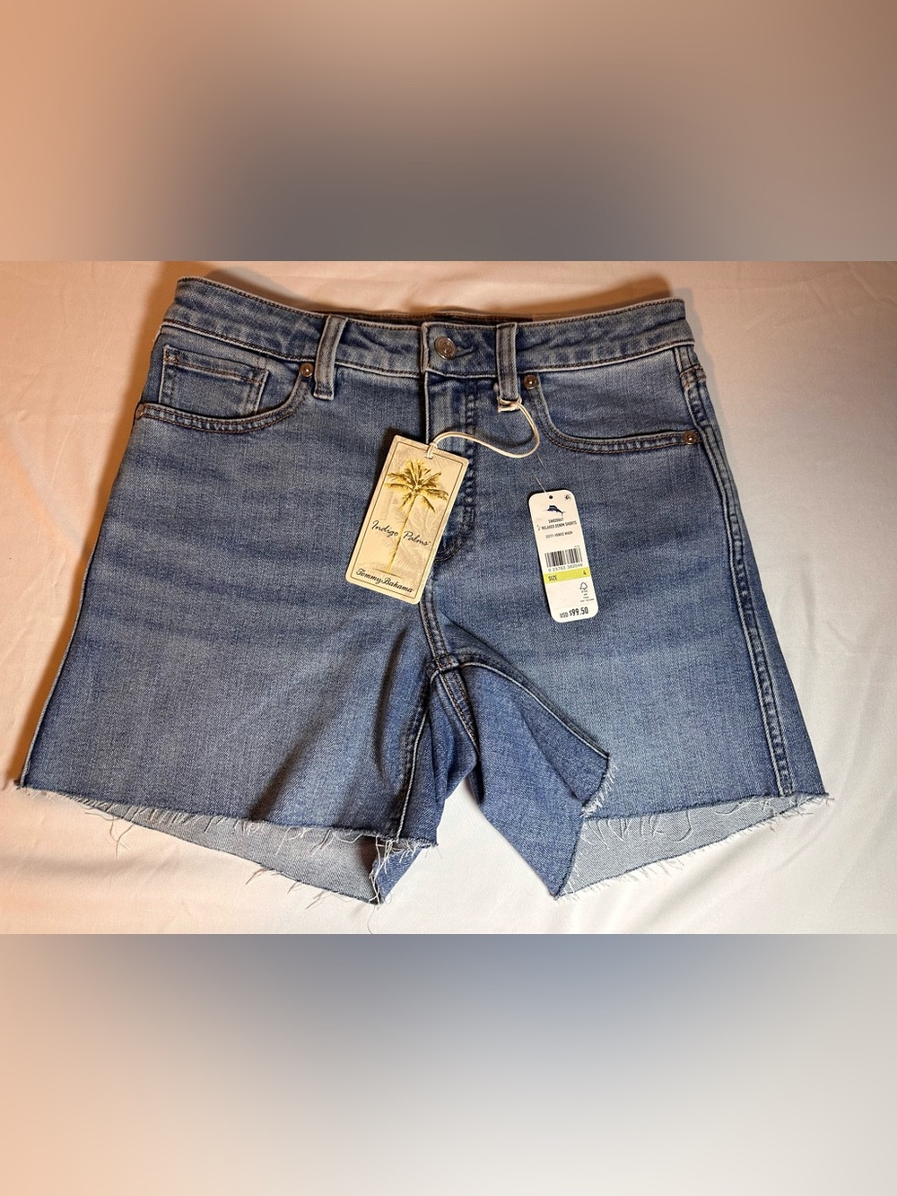 Tommy Bahama women’s Light Blue Denim Frayed Hem Shorts Sz 4 NWT